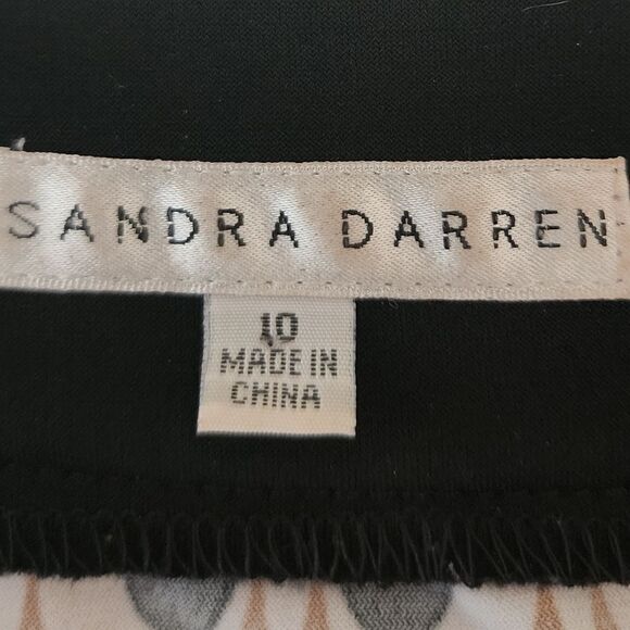 SANDRA  DARREN WOMEN'S DRESS WITH CAPPED SLEEVES RUCHED WAIST GEO DESIGN SIZE 10 - Picture 5 of 8